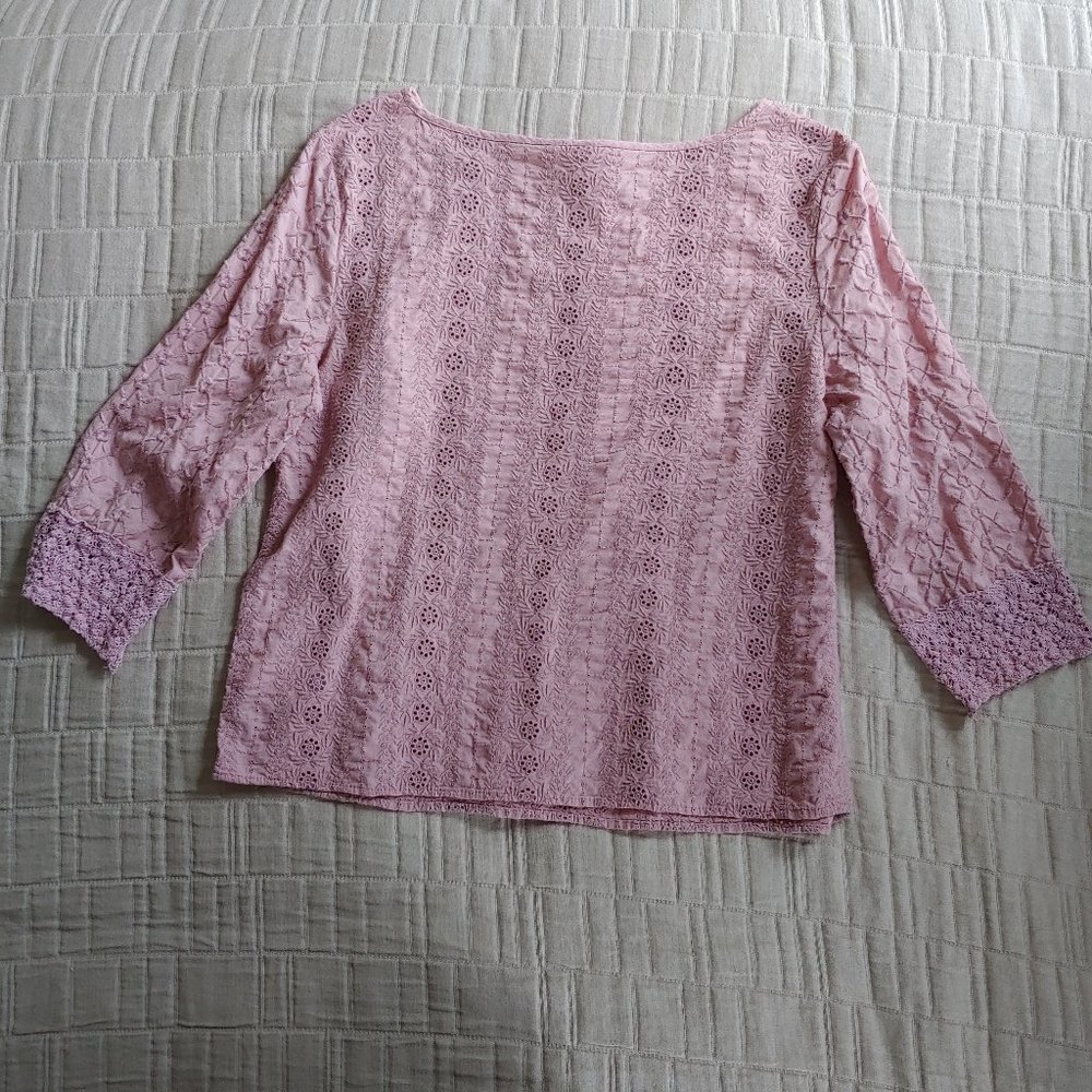 GAP eyelet top with 3/4-length sleeves (size S) - Picture 3 of 6